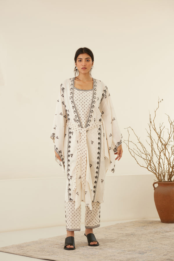 Vanilla White - Beluga Black Kimono Set.