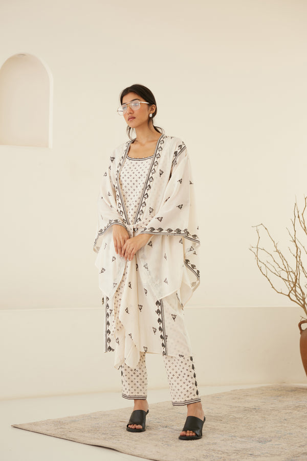 Vanilla White - Beluga Black Kimono Set.
