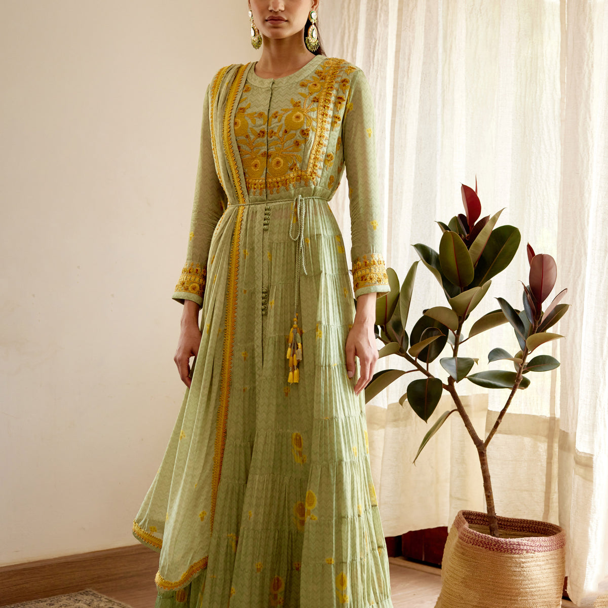 green colour anarkali dress Neutral Set. – Shyam Narayan Prasad home coming there may be minor Bateau Strapless Satin A-Line Color:Black/Ice Cream Cones