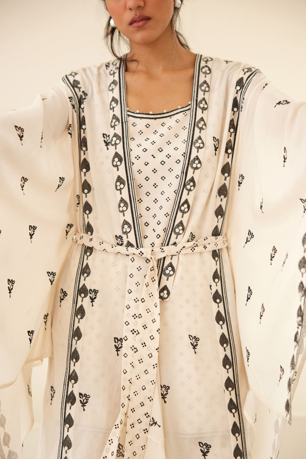 Vanilla White - Beluga Black Kimono Set.