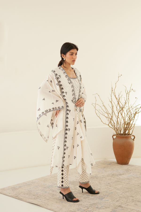 Vanilla White - Beluga Black Kimono Set.