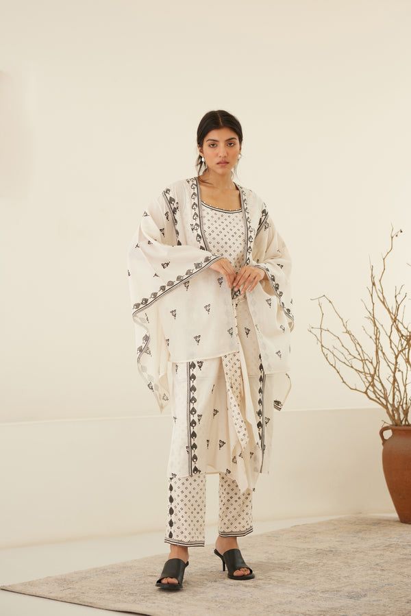 Vanilla White - Beluga Black Kimono Set.