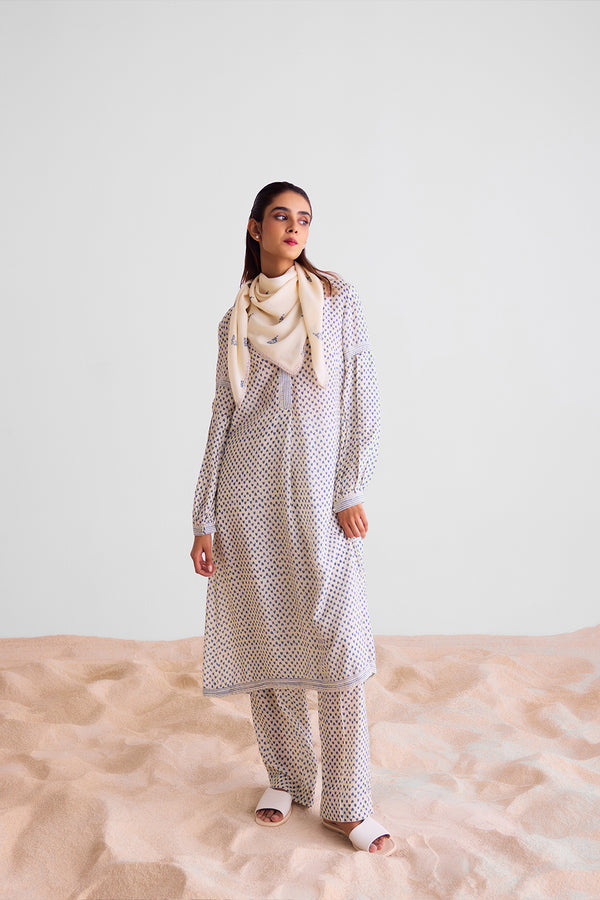 Off-White Kurta Set.