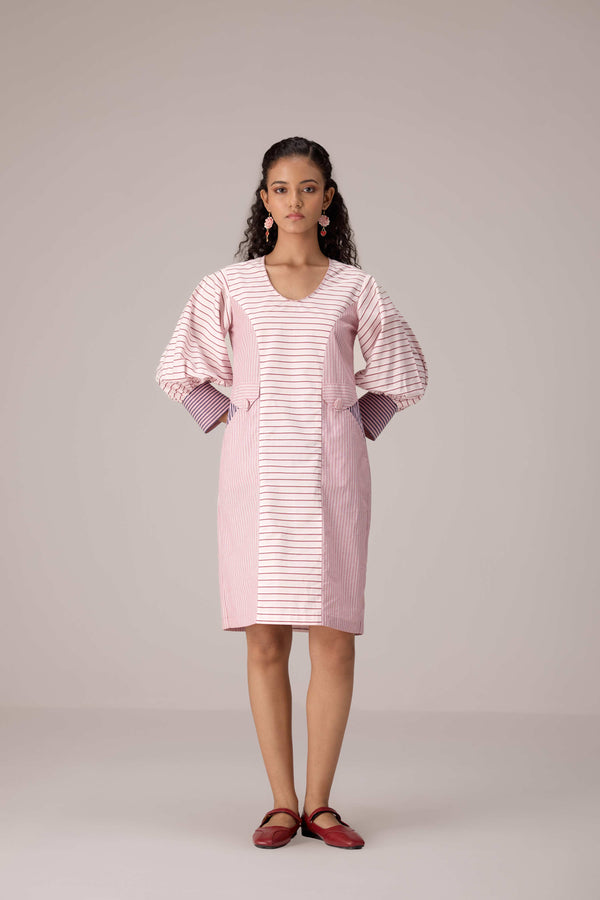 Relaxed cotton tunic dress in striped cotton panels, voluminous 3 quarter sleeves with textured cups.