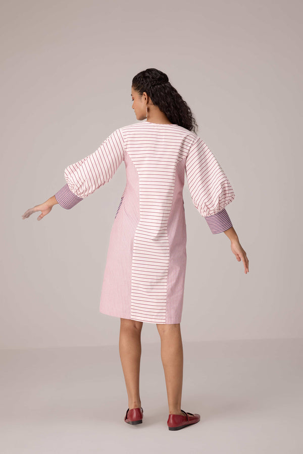 Relaxed cotton tunic dress in striped cotton panels, voluminous 3 quarter sleeves with textured cups.