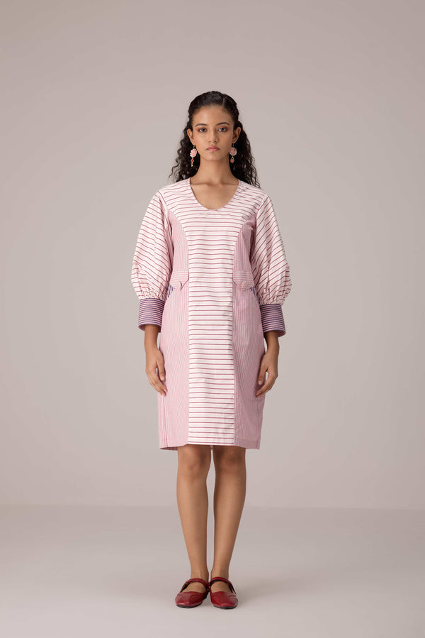 Relaxed cotton tunic dress in striped cotton panels, voluminous 3 quarter sleeves with textured cups.