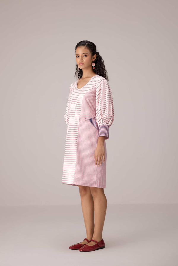 Relaxed cotton tunic dress in striped cotton panels, voluminous 3 quarter sleeves with textured cups.