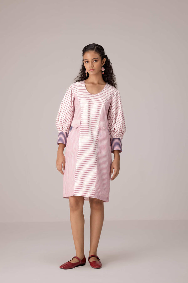 Relaxed cotton tunic dress in striped cotton panels, voluminous 3 quarter sleeves with textured cups.