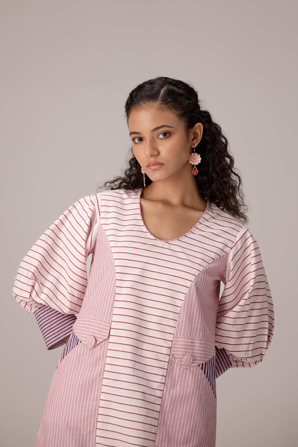 Relaxed cotton tunic dress in striped cotton panels, voluminous 3 quarter sleeves with textured cups.