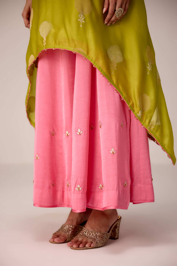 Green zardozi embroidered kurta pants set