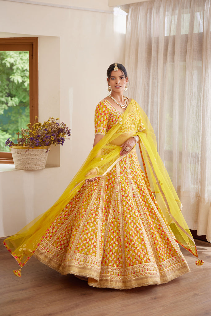 Pakistani Designer Embroidered Yellow Lehenga Choli #BN845 | Pakistani  bridal dresses online, Pakistani mehndi dress, Pakistani bridal wear