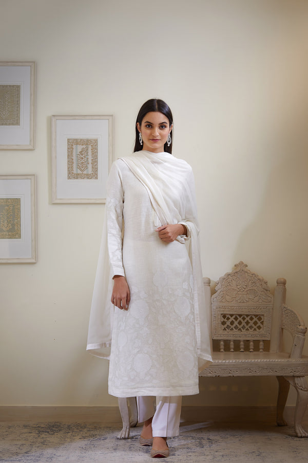 Ivory Appliqué Kurta Set.