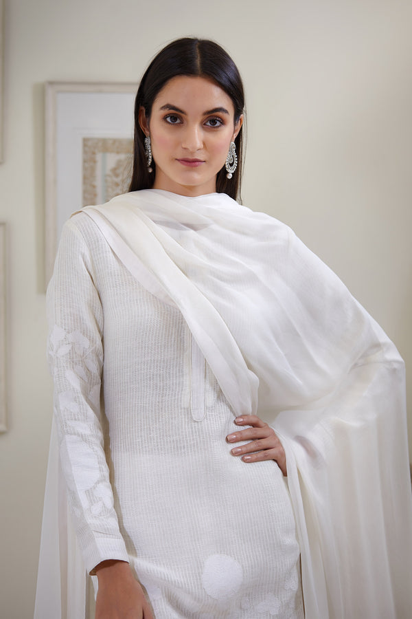 Ivory Appliqué Kurta Set.