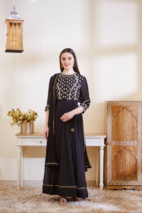 Black Anarkali Set.