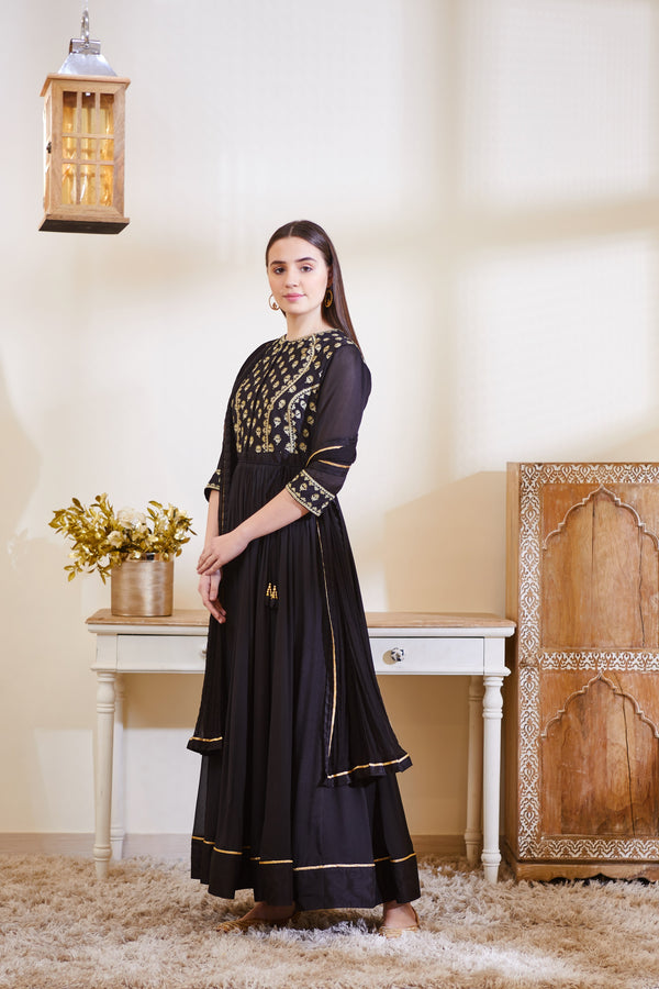 Black Anarkali Set.