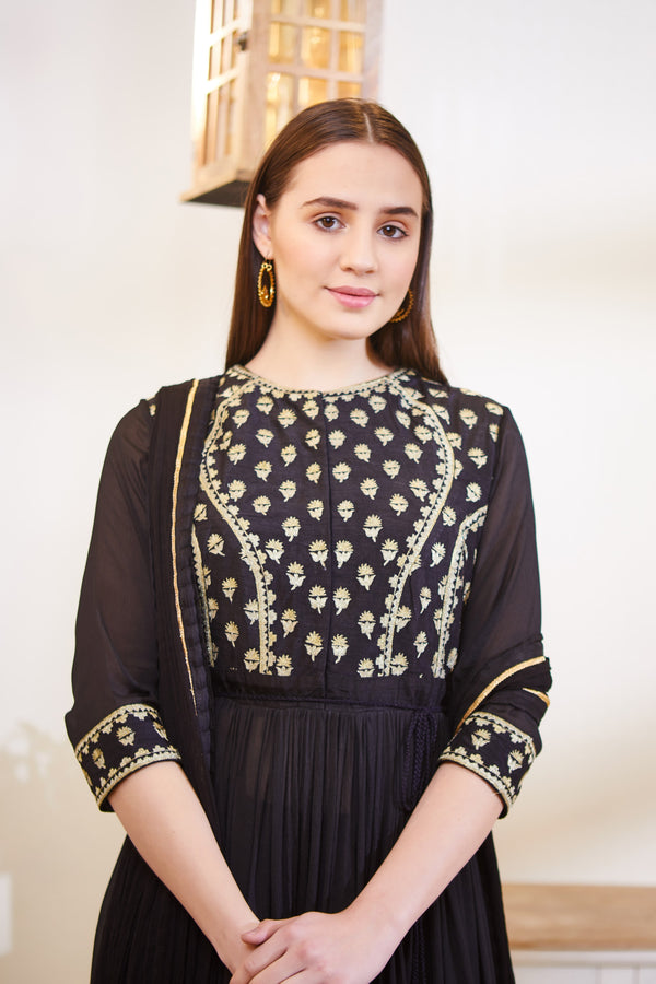 Black Anarkali Set.