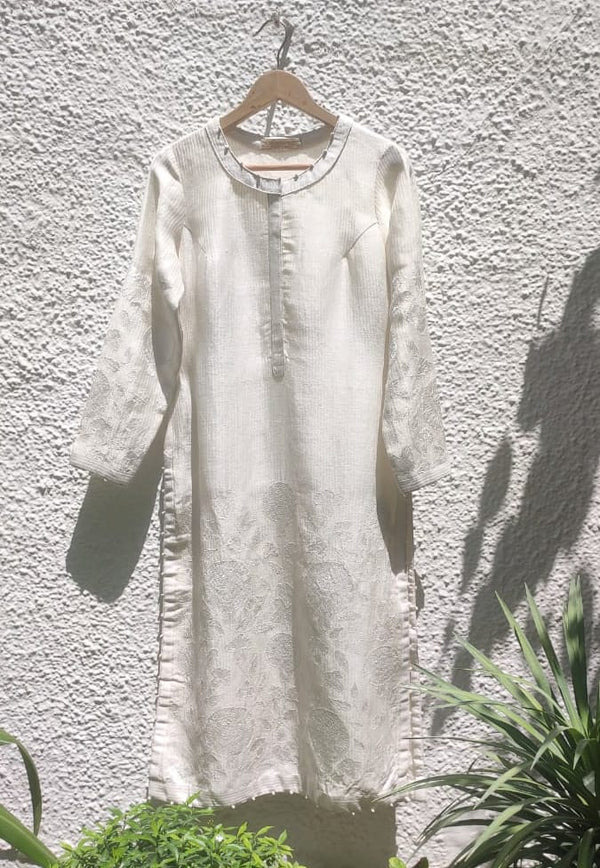 Ivory Appliqué Kurta Set.