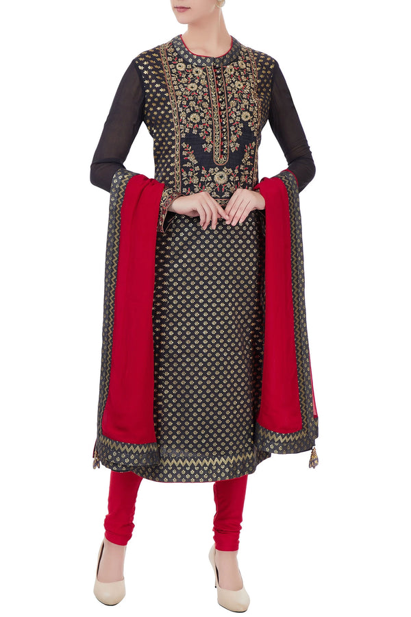 Charcoal kurta set.